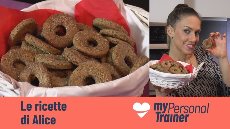 Biscotti con farina di grano saraceno e mele