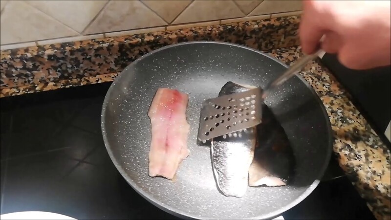 Filetti di trota in padella