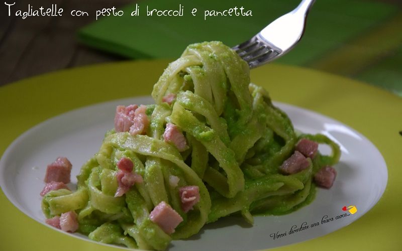Pasta con crema di broccoli e pancetta