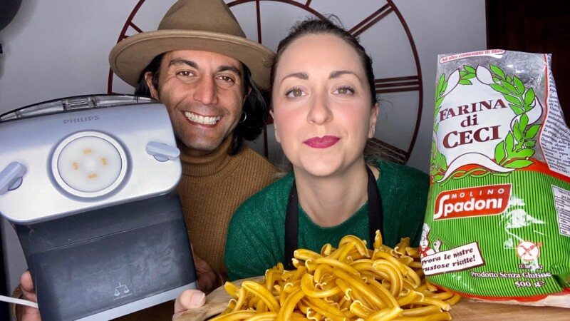 Pasta con la Farina di Ceci