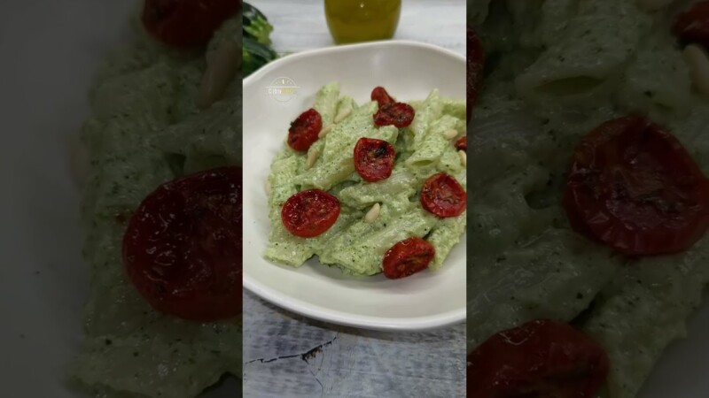 Pasta con Pesto di Zucchine e Pomodorini