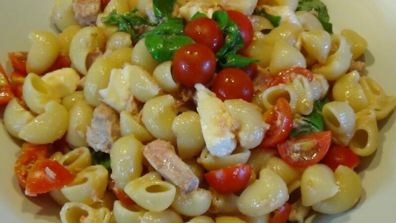 Pasta fredda con tonno e pomodorini