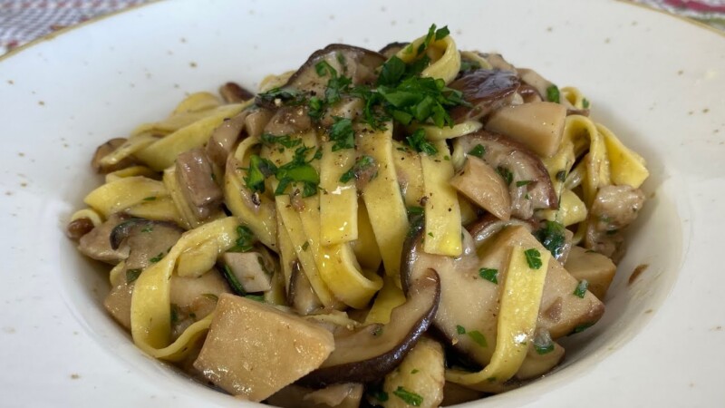 Tagliatelle ai Funghi Porcini alla Toscana